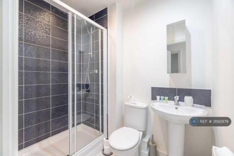 Ensuite To To Bedroom Three