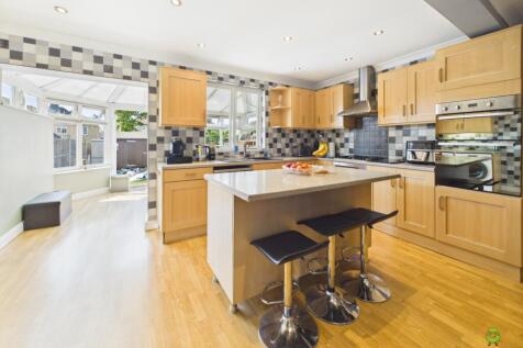 Presented by Clinton at EweMove Bexleyheath and Da