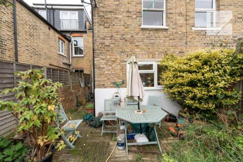 8 Connaught Road_0040.jpg