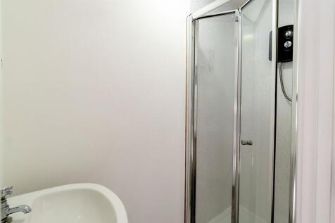 Ensuite 2.jpg