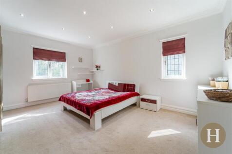 7 bed, 3 bath Detached in Birmingham - Photo 37