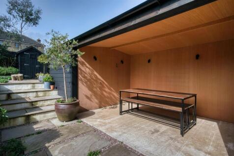 3 Burton Edge Garden