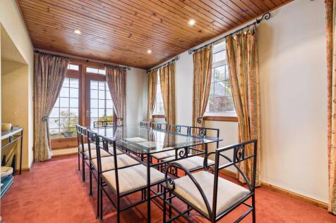 4 bed, 4 bath Detached in Glasgow - Photo 17