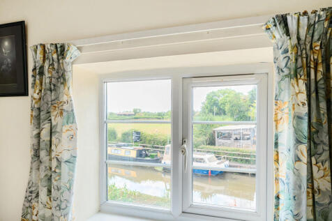 1334511-3-68a2eab...