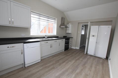 High street Tarvi...