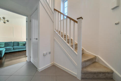 1376875-7-692072a...