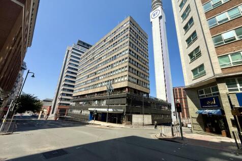 York Laurent are pleased to offer this well presented two double bedroom Penthouse apartment with secure allocated parking space, residence gym with sauna and second floor communal roof terrace. Locat