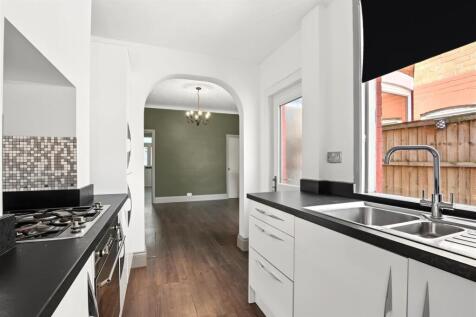 Kitchen_4.jpeg