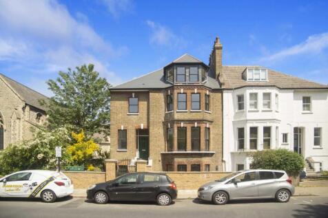 A beautifully presented two bedroom flat within a Victorian conversion. Located on the top floor, this property has recently been refurbished to a high standard, offering bright and stylish living thr
