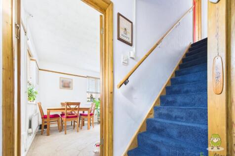 CAM01543G0-PR0135-STILL033