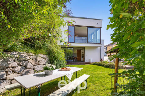 View of the house from the garden