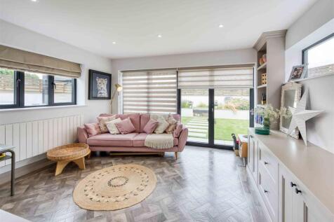 34 Post Office Road-garden room.jpg