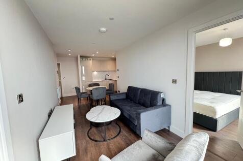 ** Zero Deposit Guarantee Available **
Available 15th August! Stunning fully furnished apartment with River Mersey views in Liverpool’s prestigious West Waterloo Place. Offering two double bedrooms (m
