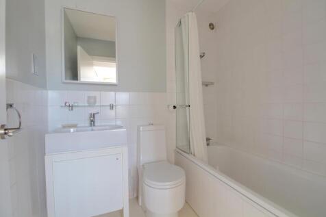 En Suite to bedroom 2