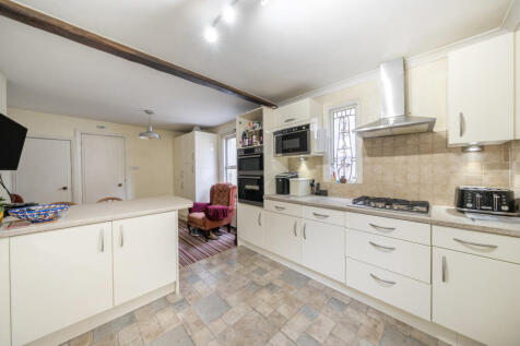 1347042-3-68b8060...