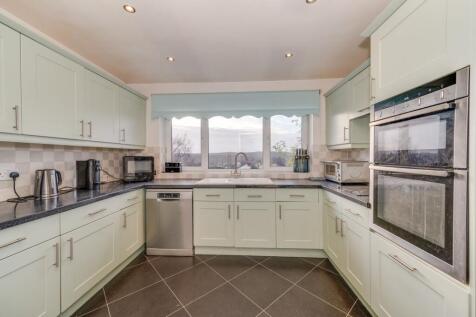 KITCHEN, DINING ROOM AND LOUNGE