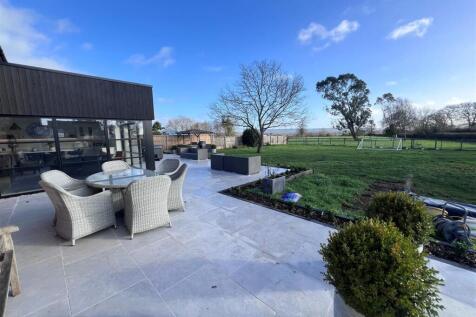 Patio 7.jpg