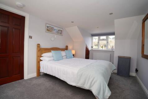 Squirrels Leap Bedroom One