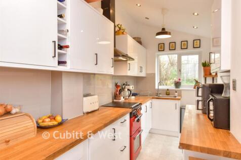 Kitchen/ Breakfast Room