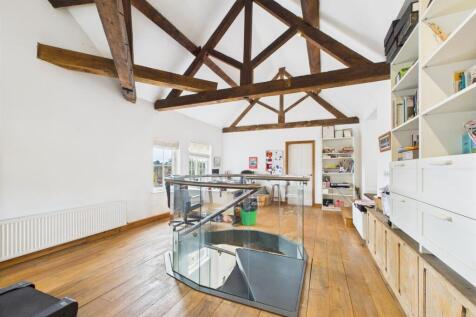 SECOND FLOOR LANDING / OFFICE