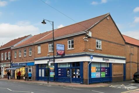 Retail Property (high street) to rent in driffield
