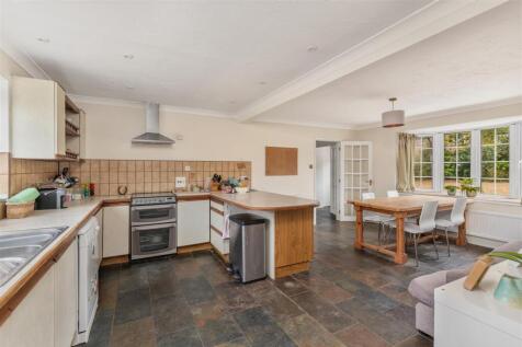 11 Bulls Lane, Kings Sutton-10.jpg