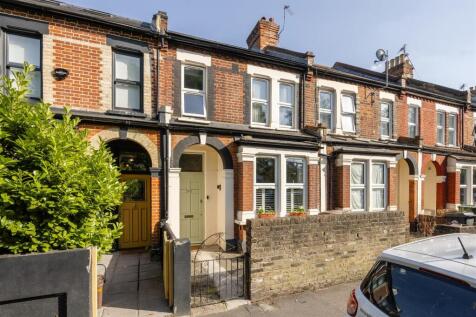 Cann Hall Road, E11