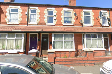 ** Zero Deposit Guarantee Available **
Available Mid-July. This 1 bed ground floor flat is offered fully furnished with rear yard. Seperate kitchen, living area and bedroom on a popular street on the