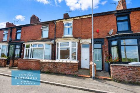 Two Bedroom Terraced Property with Large Garden