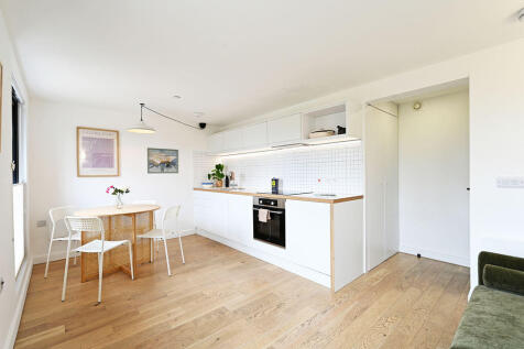 Kitchen / Dining