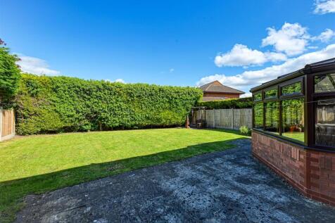 17 Froyle Close-1.jpg