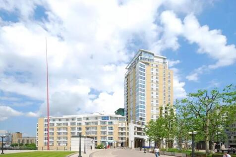 This incredibly spacious property features a magnificent reception room with 3 walls of windows offering exceptional views of the River Thames and across Central London. Set on the 18th floor of this