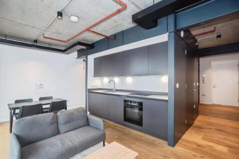 1 bed, 1 bath Apartment in Manchester - Photo 3