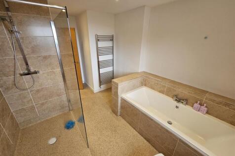 Family Bathroom W.C.