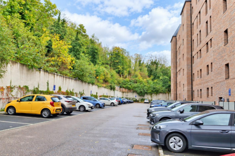 COMMUNCAL CAR PARKING