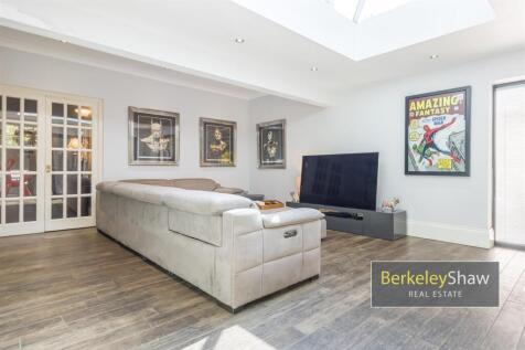 Sycamore Avenue Crosby L23