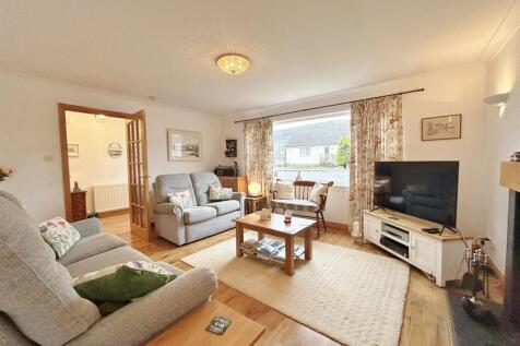 Lounge open plan to dining