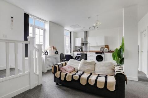 Living/Kitchen Area
