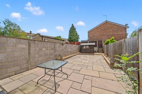 REAR GARDEN1.jpg