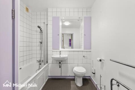 Raines Court, N16