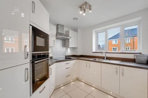 01-550085848-AP-MCS-28 Edward Place-13-medium.jpg