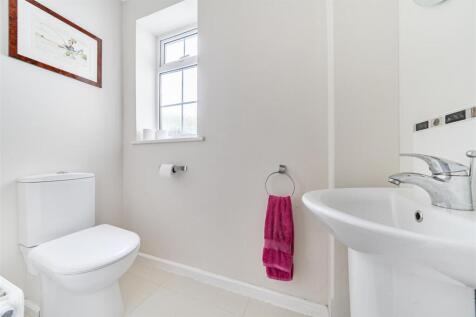 GF Cloakroom.jpg