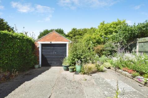 Garage & Driveway