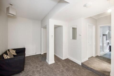 Four bed HMO flat next to the University of Edinburgh Potterrow buildings.