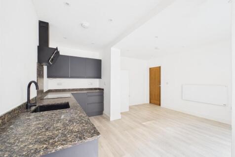 CAM01725G0-PR0273-STILL004.jpg