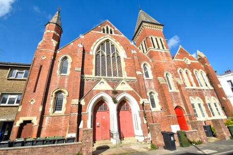 4 Bedroom Flat in BN21 3JF