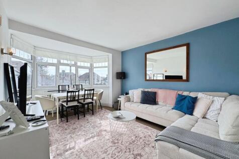 Lounge/dining area