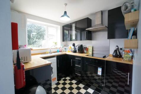 3 Bedroom House in LL57 1DE