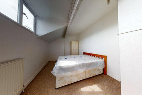 ** 2 bed spacious house in central Hyde Park ** only £225.75 pppw available from 01/07/2026 EPC E C Tax A