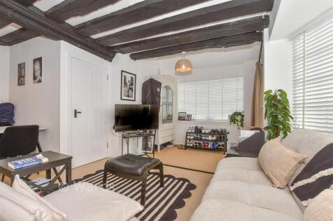 Lounge/Kitchen Area